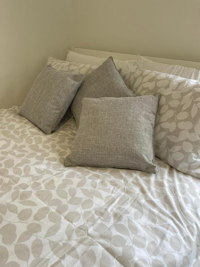 لندن Amazing 3 Bedroom Flat Minutes From Tower Bridge المظهر الخارجي الصورة